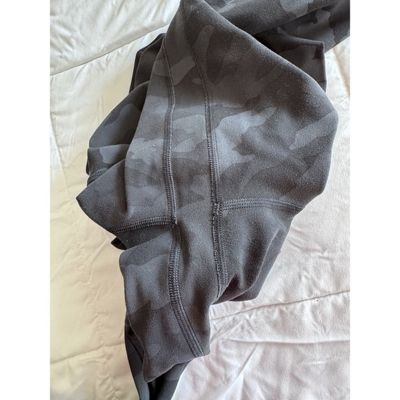 Lululemon Align Crop *21 "Heritage 365 Camo Deep Coal Multi Size 8 Black EUC - Picture 3 of 7